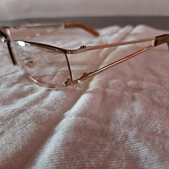 Woman's Pink Gold tinted Sunglasses - Picture 3 of 7